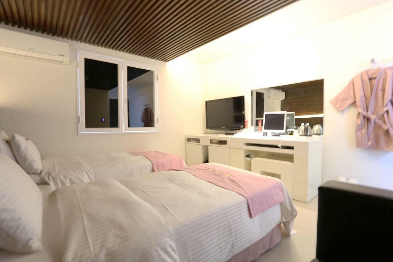 Q Hotel Paju Exterior photo